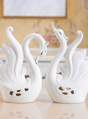帕美居天鹅摆件结婚礼物陶瓷装饰品工艺品电视柜酒柜摆设客厅陶瓷