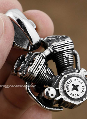 时尚男款机车发动机吊坠 Cool骑士摩托引擎钛钢吊坠 男 钢饰 包邮