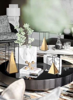 现代简约多边形几何金字塔金属