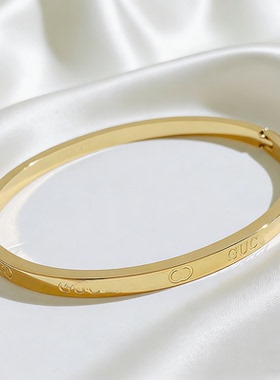 保色18K金钛钢手镯时尚简约字母