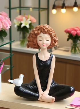 工厂直销树脂黑衣女孩盘腿而坐摆件家居客厅展示柜装饰品礼品美丽