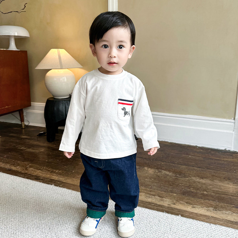 小童口袋T恤男童秋款圆领长袖白色上衣简约风纯棉打底衫小卡通标,淘宝优惠券,粉丝福利购,淘宝优惠卷