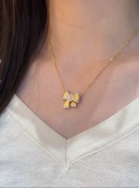 新中式微镶爆闪蝴蝶结金色项链高级感可调节轻奢百搭送女友锁骨链