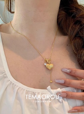 法式复古轻奢金拉丝爱心跑环项链设计百搭金店同款不掉色爆闪颈链