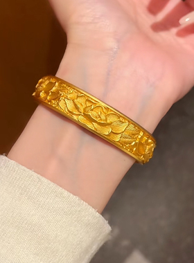 九冠金店同款沙金宽面錾刻牡丹花手镯实心复古花朵镯子国风送女友