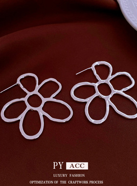 复古银针镂空花朵耳环轻奢高级感时尚潮流耳钉设计感小众耳饰
