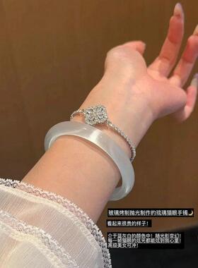 天然猫眼效应冰种玉镯子冰透白色