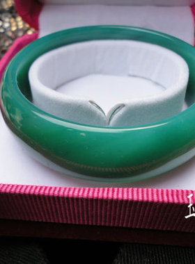 天然加宽加厚玛瑙内径玉手镯