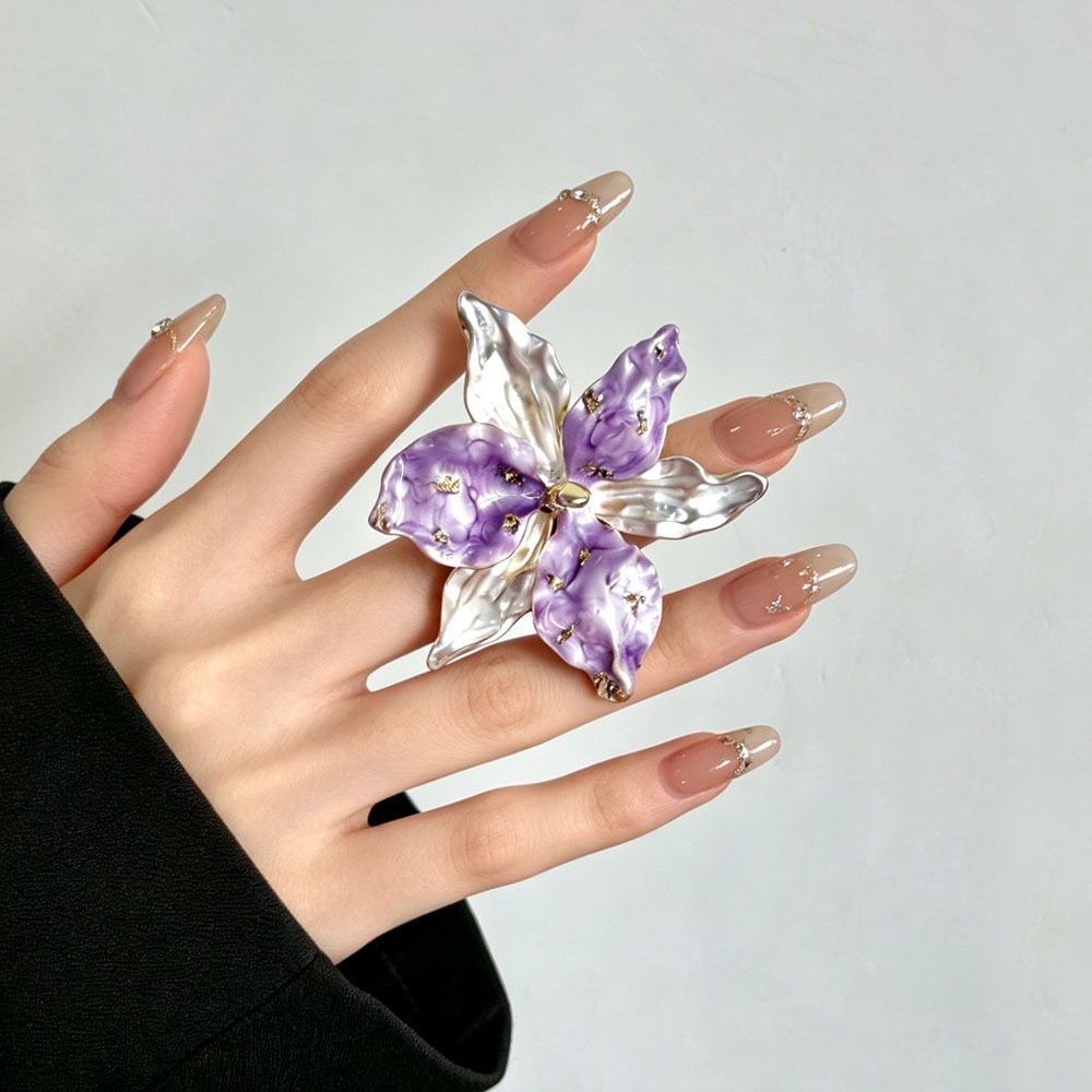 Light luxury retro purple and white contrasting iris ring for women