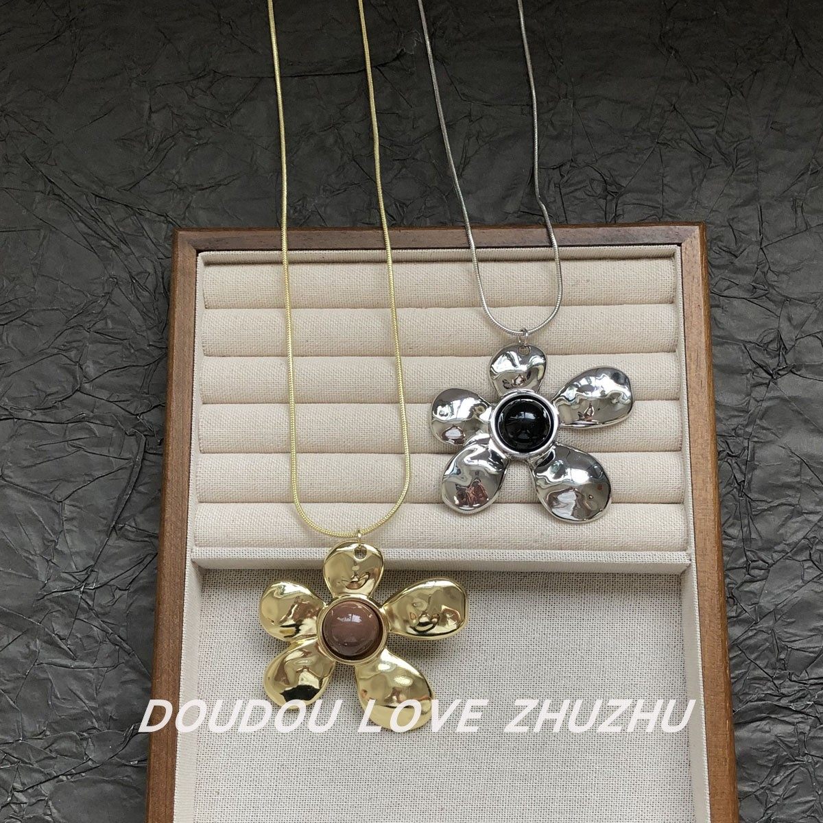 金属冷淡风银色大花朵长链项链女时髦黑宝石锁骨颈链毛衣卫衣链,淘宝优惠券,粉丝福利购,淘宝优惠卷