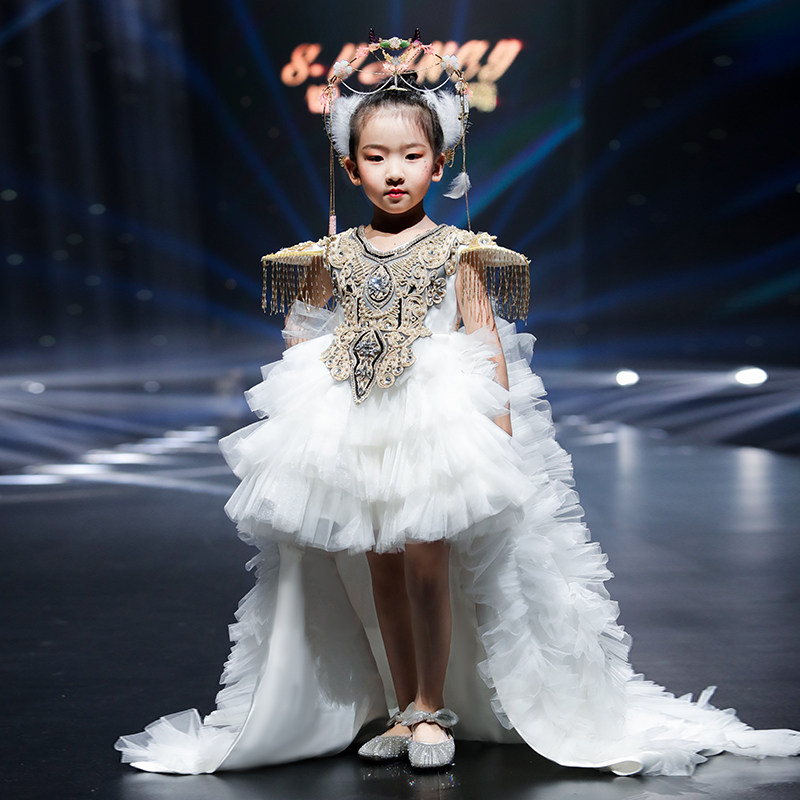 女童走秀礼服夸张儿童公主裙模特t台国潮风演出服大拖尾重工高端