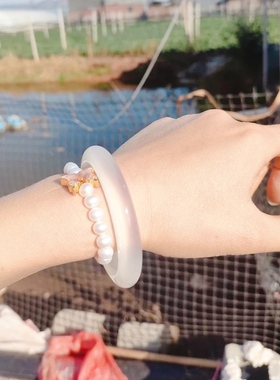 天然马料高冰玻璃种玉髓手镯白月光香槟金青冰玛瑙媲美翡翠玉镯女