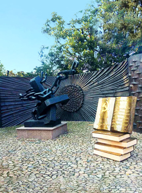 玻璃钢铸铜抗战人物雕塑定制