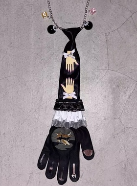 2026新款搞怪印花手套领带项链配饰