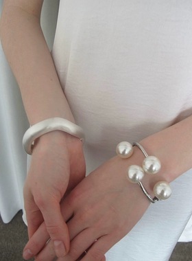 温柔气质质感珍珠手镯百搭设计感配饰小众设计款原创叠戴手链简约