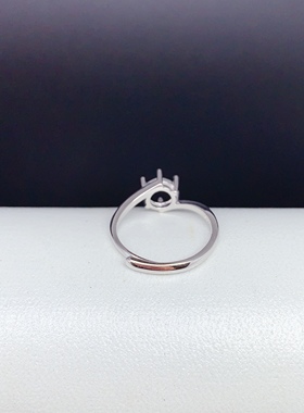 戒指空托镶嵌6.5*6.5mm祖母绿