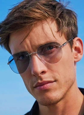 新款无框超轻偏光太阳镜感光智能变色男士开车钓鱼专用纯钛墨镜潮