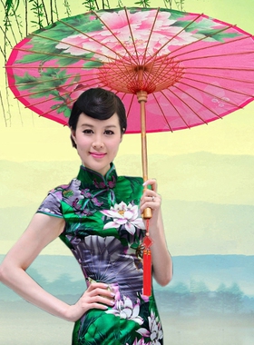 撑着油纸伞的女人现货国潮雨伞防雨桐油拍照走秀舞蹈旗袍旅行特价
