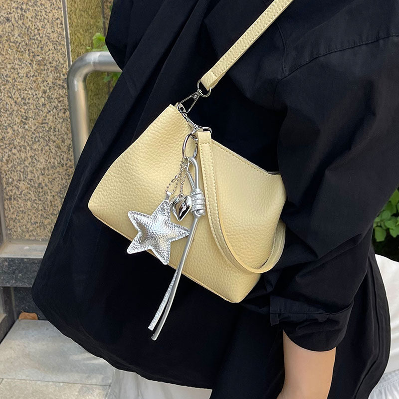 韩系小众设计简约百搭单肩通勤包包女2025夏季新款时尚斜挎水桶包,淘宝优惠券,粉丝福利购,淘宝优惠卷