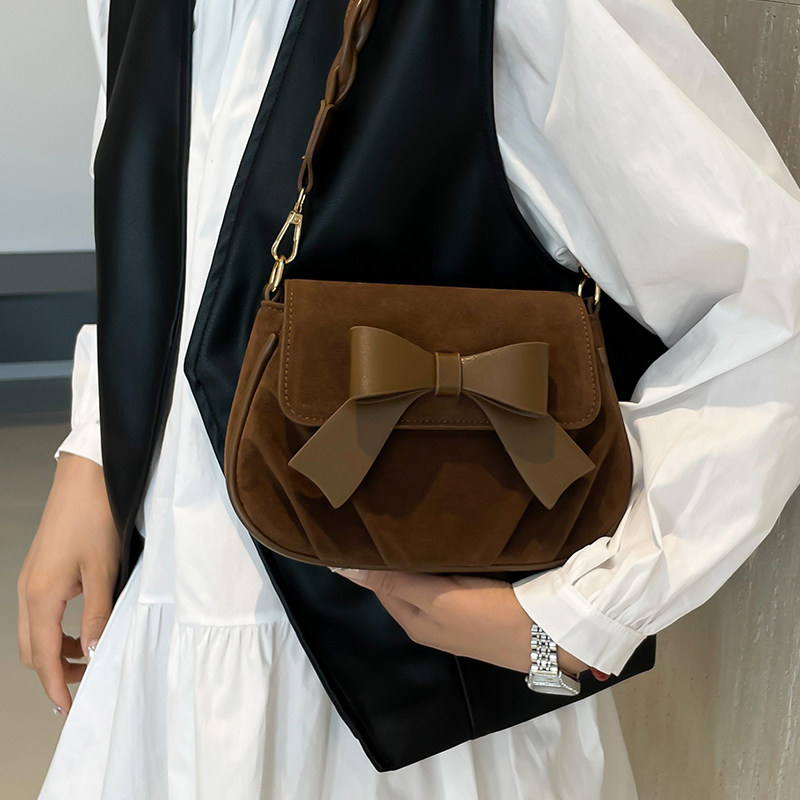 复古休闲马鞍包女2025秋季新款时尚潮流单肩包小众高级质感斜挎包,淘宝优惠券,粉丝福利购,淘宝优惠卷