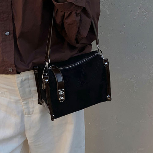 洋气麂皮绒百搭高级单肩斜挎精致气质时尚2026秋季女式手提小方包 - 图0