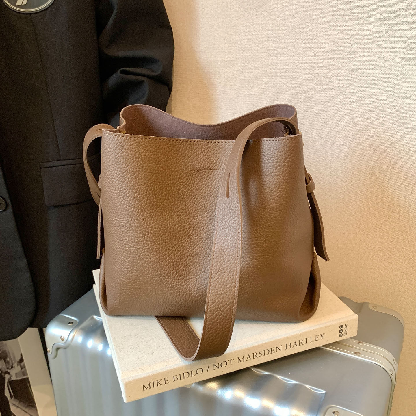 今年流行复古水桶包2025新款大容量女式百搭时尚潮单肩包斜挎包,淘宝优惠券,粉丝福利购,淘宝优惠卷