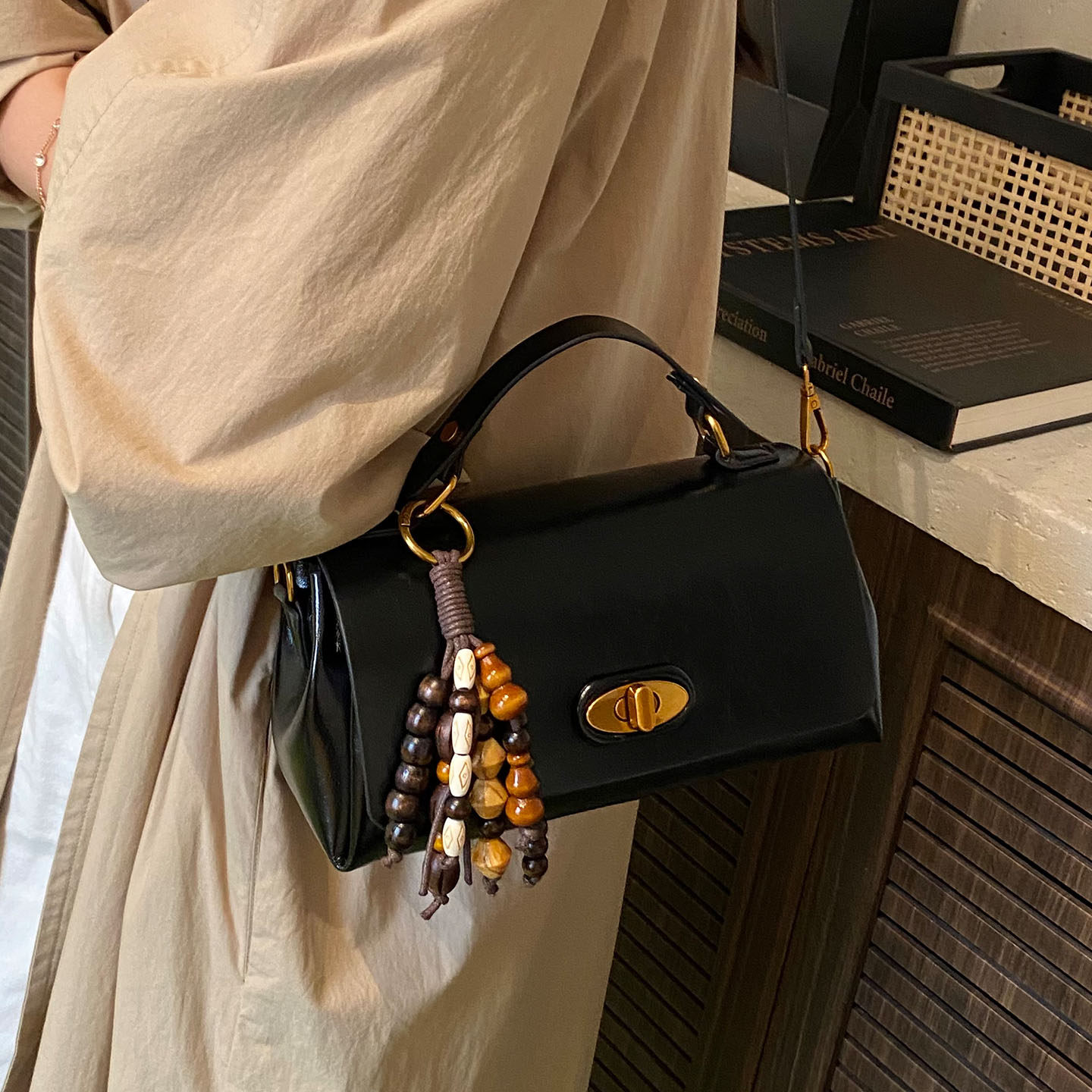 高级质感简约百搭通勤洋气韩版2025秋季女式单肩斜跨手提小方包,淘宝优惠券,粉丝福利购,淘宝优惠卷