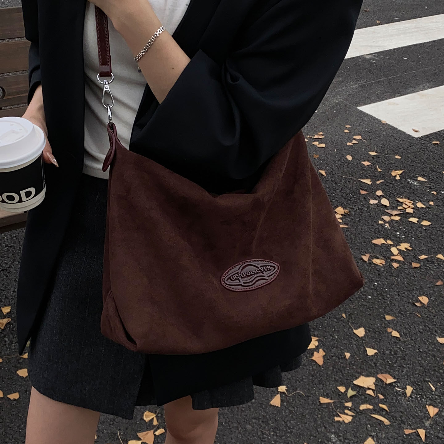 高级感秋季新款大容量2025女式通勤麂皮绒单肩包时尚潮斜挎包,淘宝优惠券,粉丝福利购,淘宝优惠卷