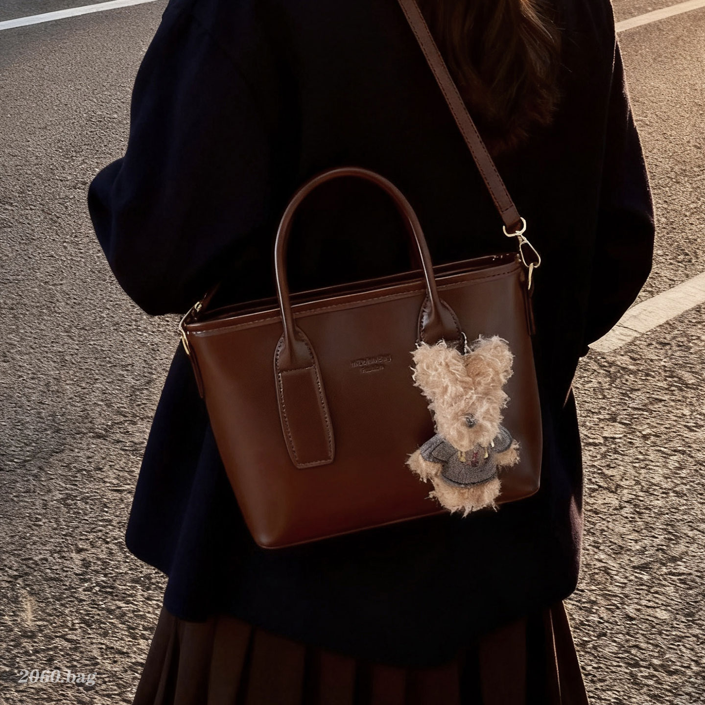 高级感复古小众设计水桶包包2025百搭气质秋冬爆款女通勤斜挎包包 - 图1