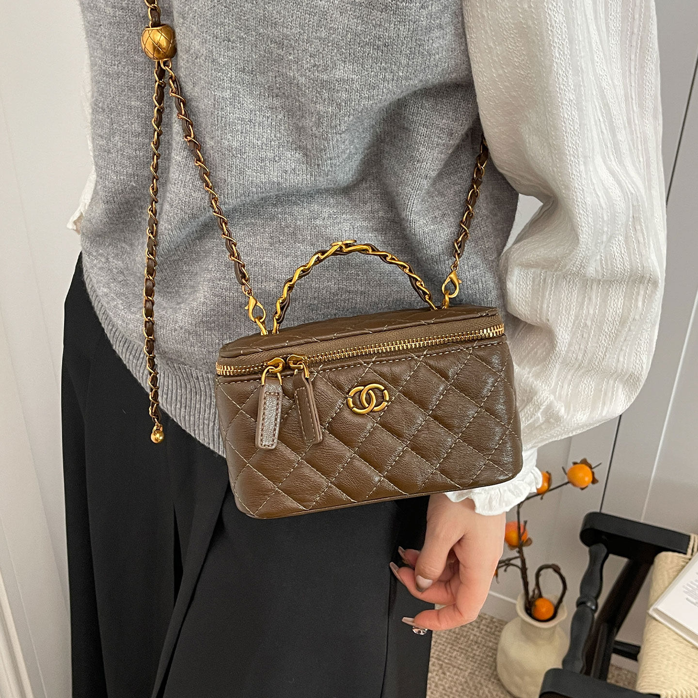 小香风菱格链条水桶包女2026新款单肩斜挎手提盒子包通勤洋气百搭,淘宝优惠券,粉丝福利购,淘宝优惠卷