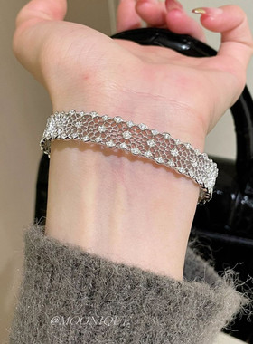 千金名媛风银色蕾丝网格闪钻戒指手镯高级感宽边手环开口手饰配饰