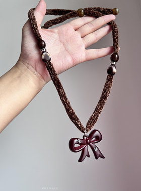 摩卡慕斯~棕色毛线爱心星球串珠项链女高级感秋冬百搭毛衣链配饰