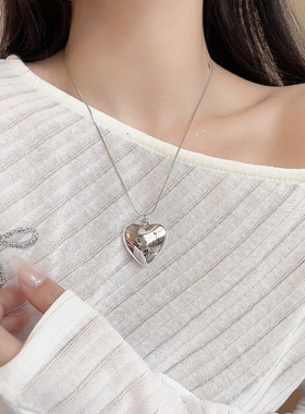 韩国东大门银色爱心吊坠项链ins风简约时尚高级感精致长款毛衣链