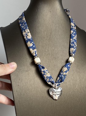 复古做旧字母爱心吊坠蓝色印花时尚项链女小众个性独特百搭毛衣链