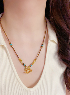 法式复古虎眼石木马生肖项链