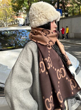 上海故事新款咖啡色冬季保暖围巾女  洋气优雅厚款仿羊绒披肩提花