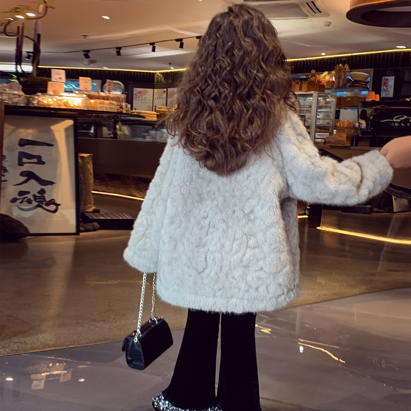 米米哈罗女童仿皮草外套冬装2025新款儿童皮毛一体羊羔绒保暖大衣,淘宝优惠券,粉丝福利购,淘宝优惠卷