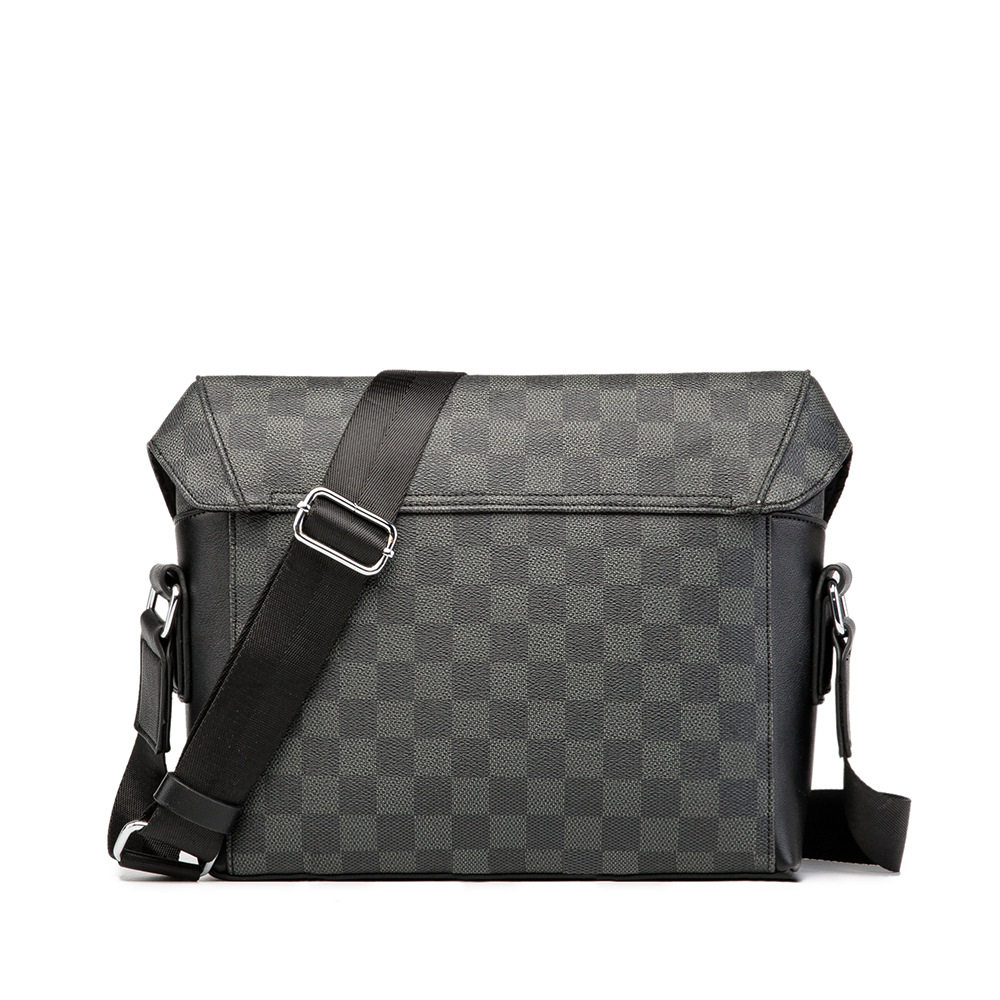 欧美m lv新款男士真皮潮流斜挎包 quq男士包袋