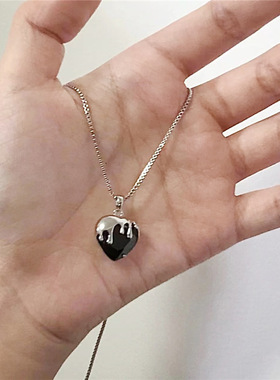 小众高级感爱心熔岩项链粉色锆石女吊坠小红书同款锁骨链气质项饰