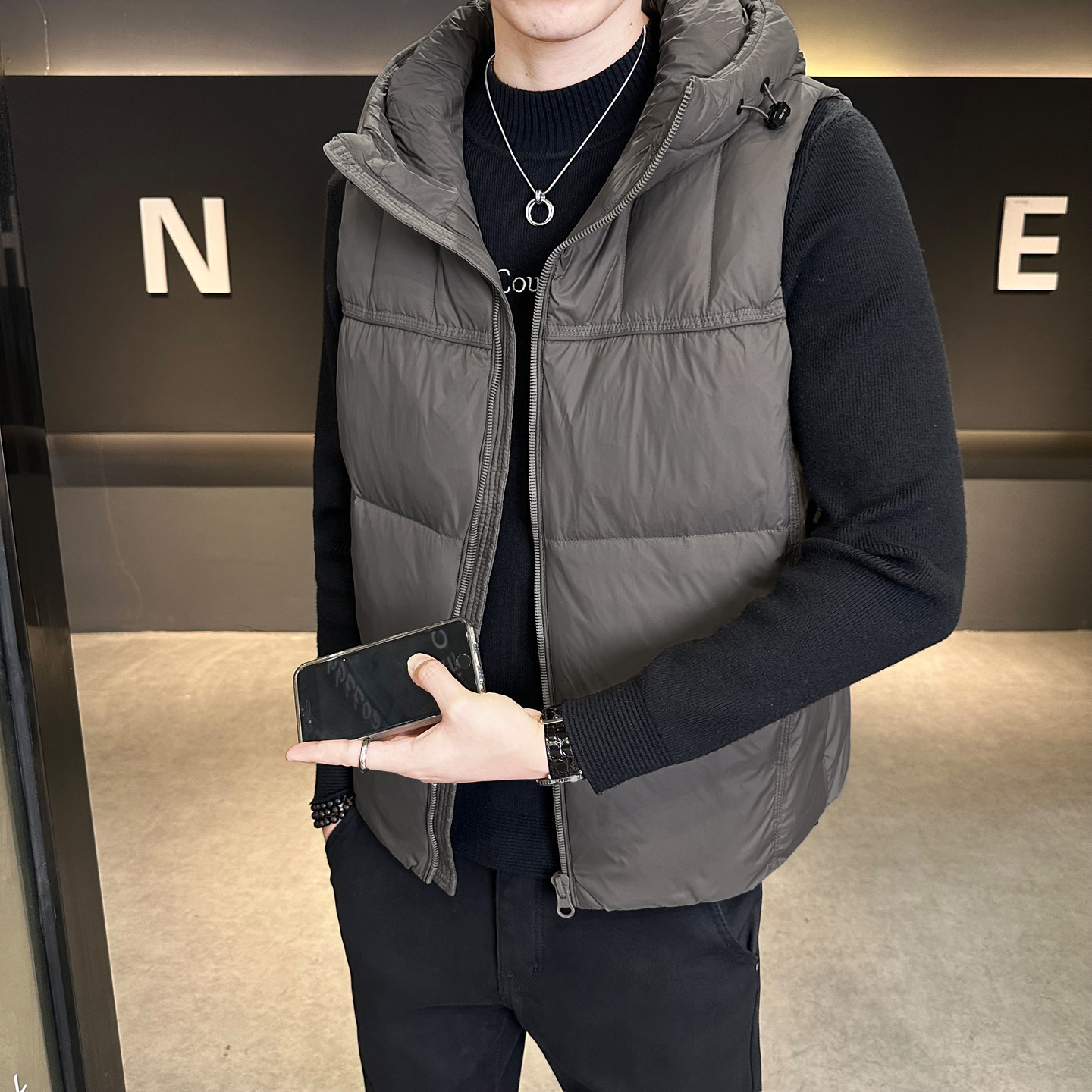Duck down vest men's warm down jacket 2026 autumn and winter new hooded Korean style trendy outer vest vest