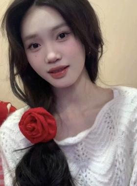Caro同款红色玫瑰花朵抓夹女