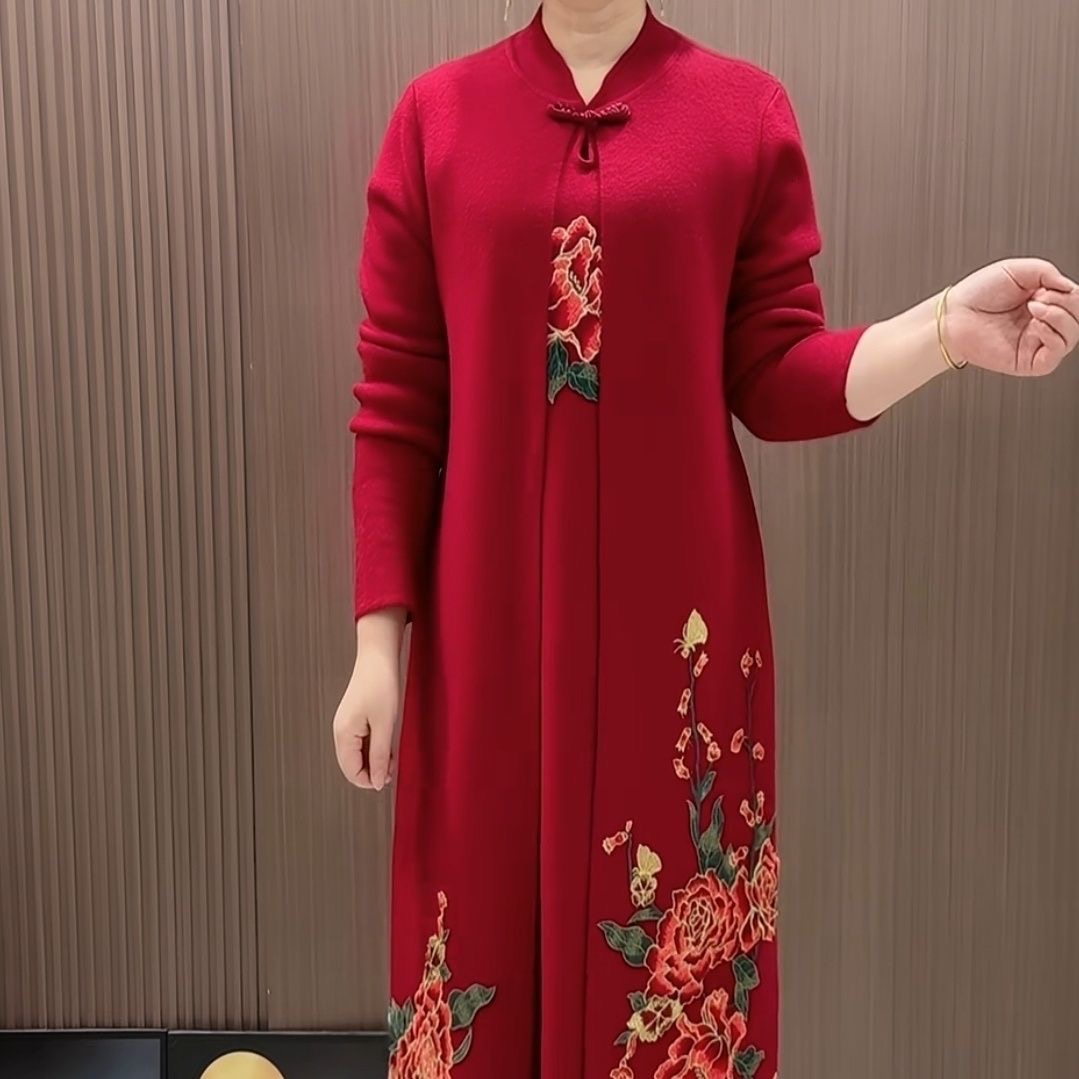 2025新款中式立领刺绣花卉连衣裙女长袖盘扣中长款显瘦气质 - 图1