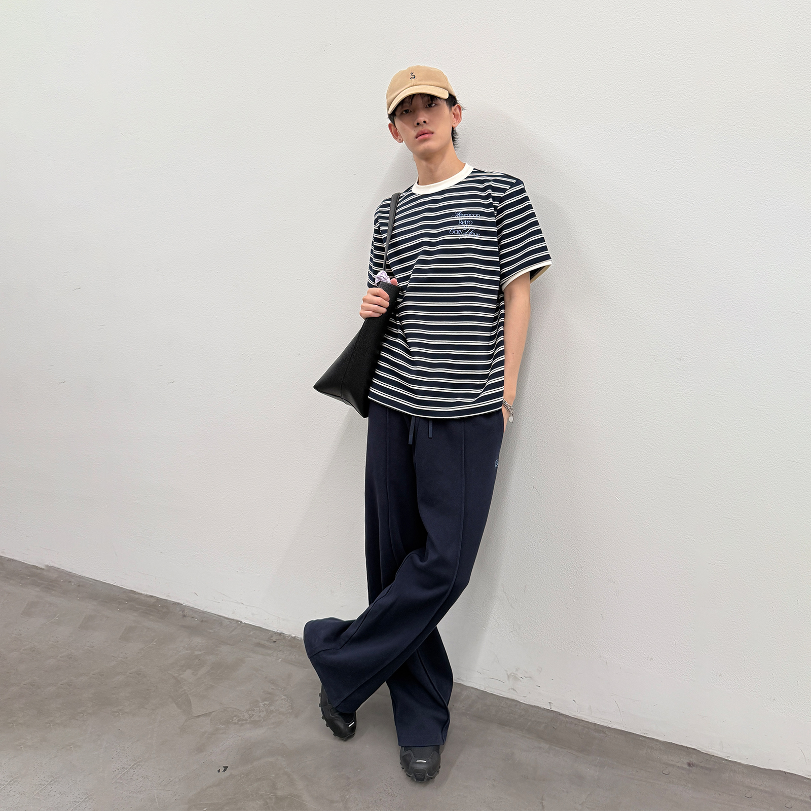 roaringwild a arch 咆哮野兽 圆领条纹国潮美式上衣短袖T恤男款 - 图0