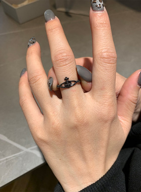 可晃动土星戒指简约光面镂空星球叠戴食指戒手饰