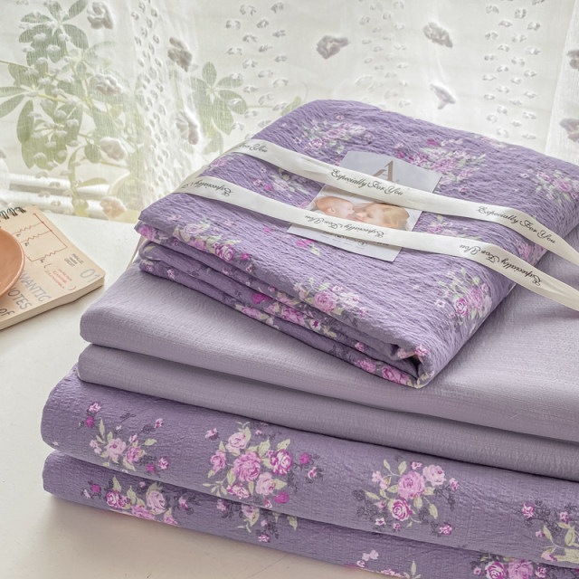 New purple small floral summer sheets and quilt covers Student dormitory machine washable bed covers and quilt covers and quilt covers and quilt covers and mattresses and mattresses and mattresses.