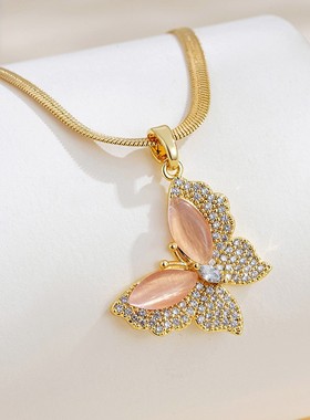 2026蝴蝶铜制项链女轻奢小众锁骨链年新款女高级感毛衣链配戴饰品