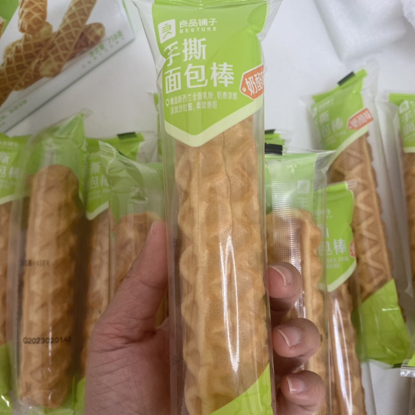 【良品铺子-手撕面包棒750g】早餐食品蛋糕糕点点心零食小吃整箱-图0