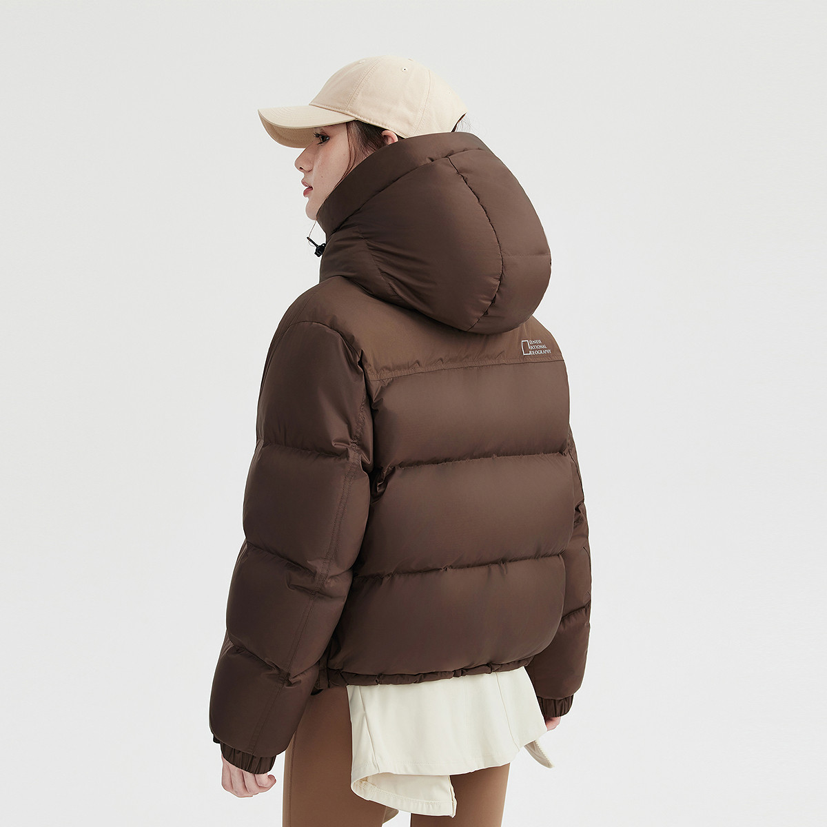 波司登短款羽绒服女时尚运动户外外套