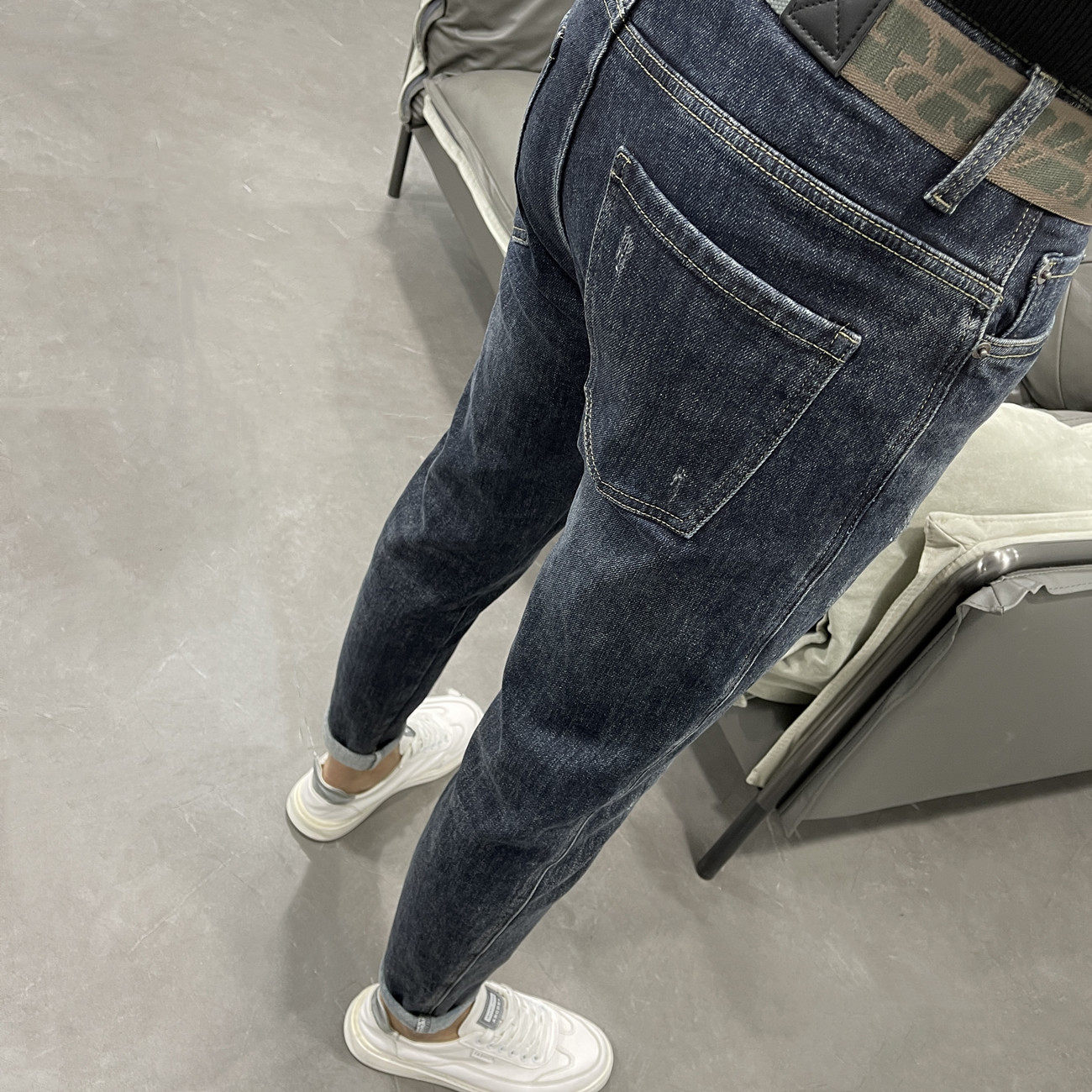 潮牌蓝灰色微跨修身小脚薄绒牛仔裤 道笙记牛仔裤