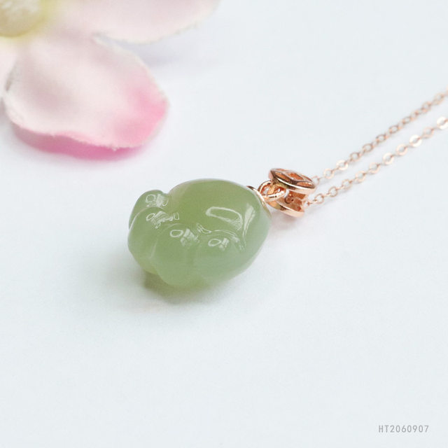 S925 silver inlaid natural Hetian jade pendant lake green cat claw necklace female cat claw pendant original design women's model